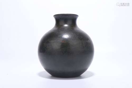 Chinese Qing Dynasty Porcelain Bottle