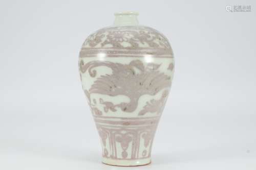 Red plum vase in glaze of Yuan Dynasty