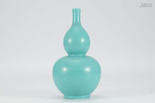 Qing Dynasty blue glaze gourd bottle