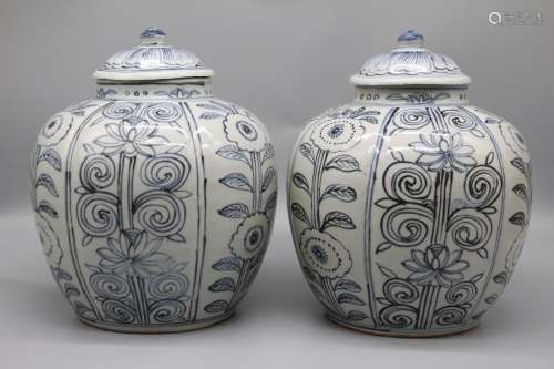 Ming Dynasty, Wanli blue and white light painting, a pair of multi ridge cans