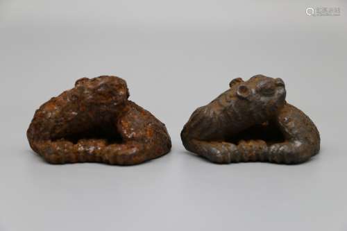 Han Dynasty  a pair of tiger shaped iron seats in Han Dynasty