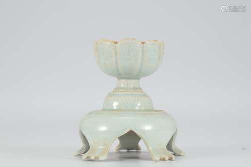 Songlongquan candlestick with lotus petals