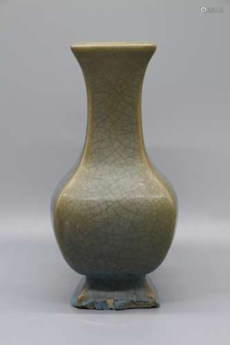 Qing Dynasty  Ge glaze square vase