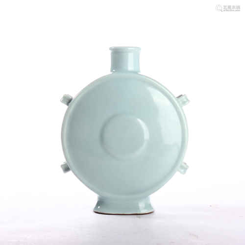 Sky blue glaze flat bottle