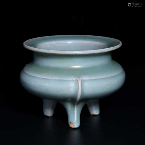 A LONGQUAN KILN THREE-LEGGED FURNACE