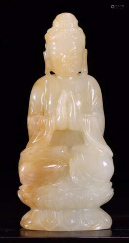 A HETIAN JADE CARVED GUANYIN BUDDHA STATUE