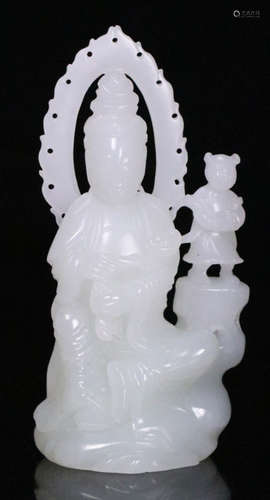 A HETIAN JADE CARVED GUANYIN BUDDHA STATUE