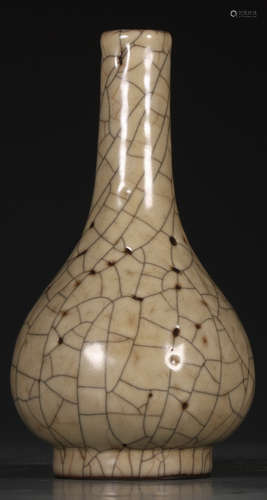 A GE YAO GLAZE VASE