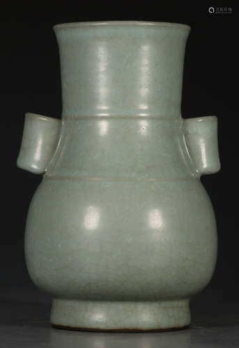 A GUAN YAO CELADON GLAZE DOUBLE EAR VASE