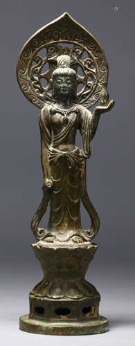 A COPPER CASTED GUANYIN BUDDHA STATUE