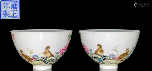 PAIR OF FAMILLE ROSE GLAZE BIRD PATTERN CUPS