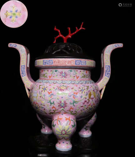 AN ENAMELED GLAZE AUSPICIOUS PATTERN CENSER