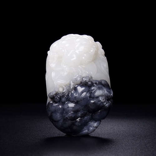 A Hetian Jade Hand Piece