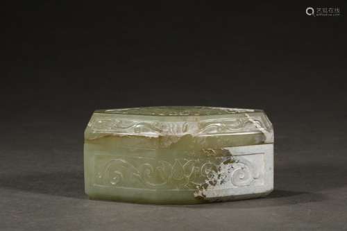 A Hetian Jade Floral Pattern Box With Lid