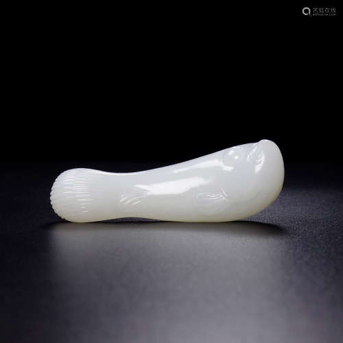 A Hetian Jade Fish Carved Hand Piece