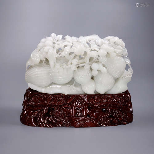 A Hetian Jade Ornament