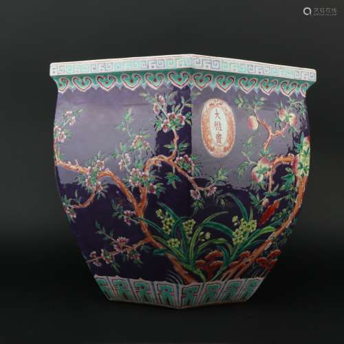 A famille-rose jar,Qing dynasty