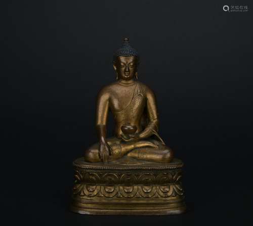 Qing dynasty gilt bronze statue of Medicine Buddha