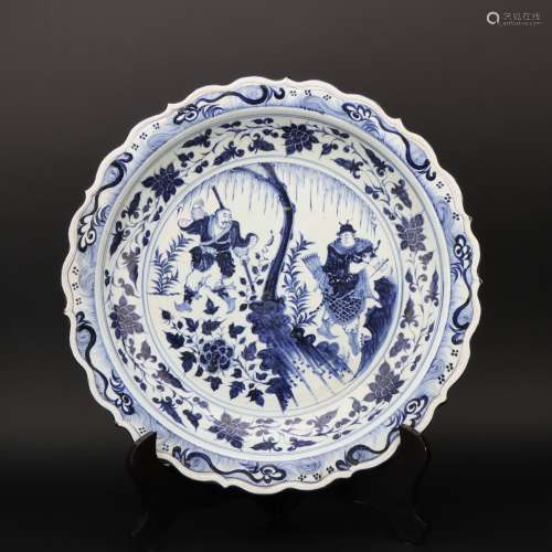 A blue and white 'figure' plate,Yuan dynasty