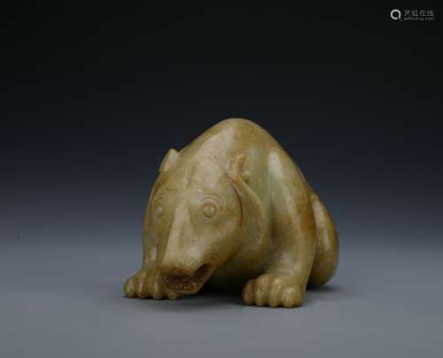 Qing dynasty jade bear ornament