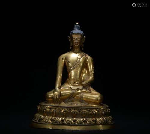 Qing dynasty gilt bronze  statue of Sakyamuni
