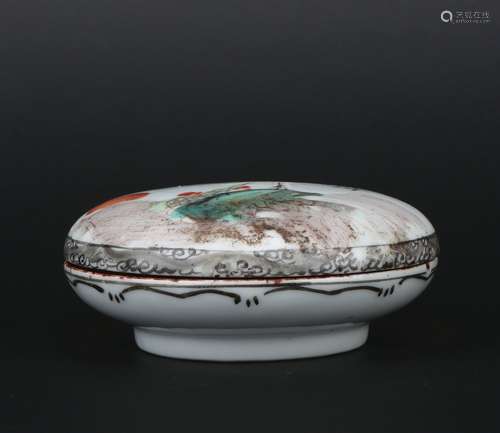 A Qian jiangcai kiln 'floral and birds' box,Qing dynasty