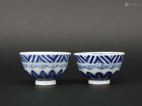 A pair of blue and white cup,Qing dynasty