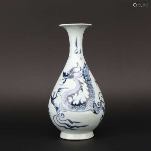 A blue and white 'dragon' pear-shaped vase,Yuan dynasty