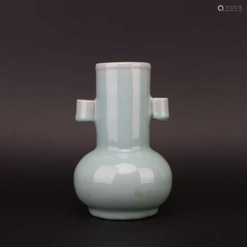 A Long quan celadon bottle,Song dynasty