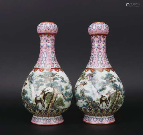 A pair of  famille-rose garlic-head vase,Qing dynasty