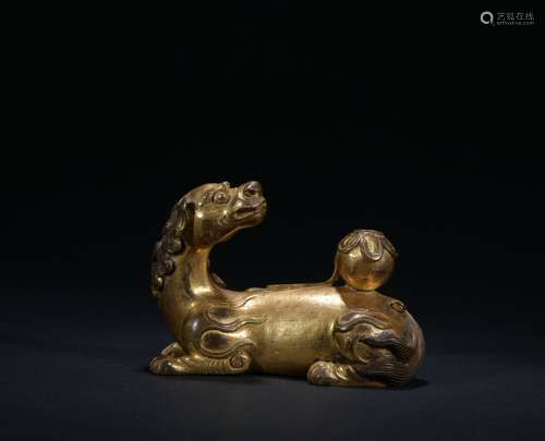 Qing dynasty gilt bronze beast ornament