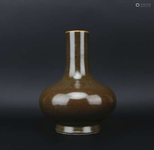 A teadust-glazed globular vase,Qing dynasty