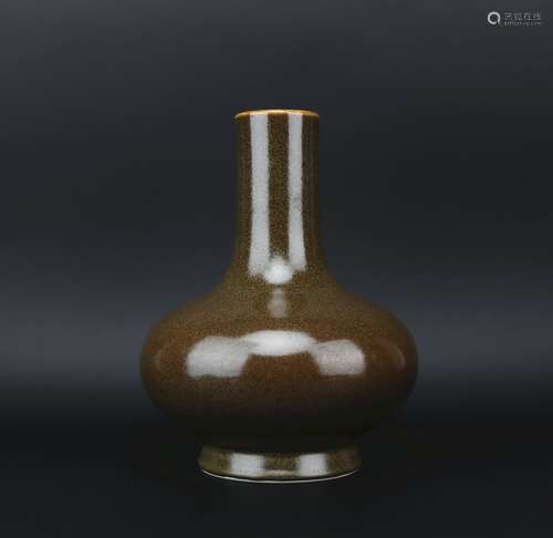 A teadust-glazed globular vase,Qing dynasty