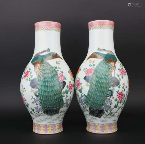 A pair of famille-rose 'floral and birds' vase,Qing dynasty