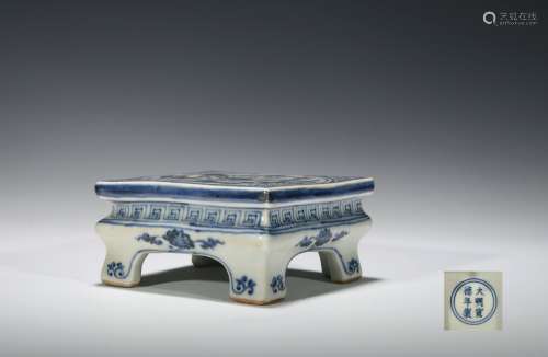 Ming dynasty blue and white Fang ji with seaweed pattern