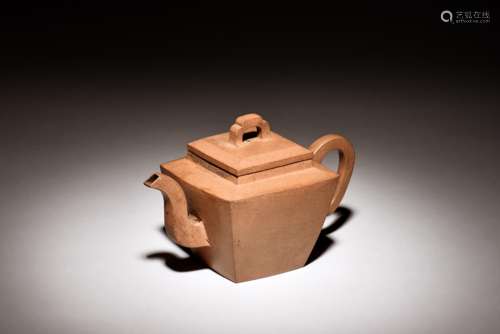 YIXING ZISHA YELLOW CLAY TEAPOT WITH LIFTING HANDLE