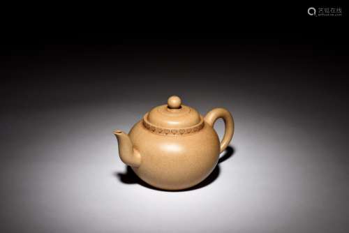 YIXING ZISHA ROUND TEAPOT