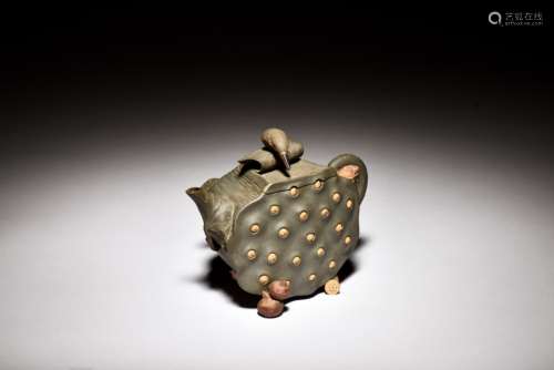 YIXING ZISHA 'LOTUS POD' TEAPOT