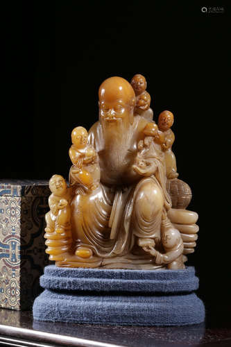 SHOUSHAN SOAPSTONE CARVED 'SHOU STAR AND CHILDREN' FIGURAL GROUP