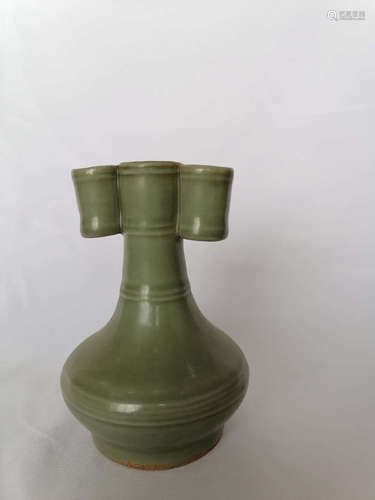 LONGQUAN WARE CELADON GLAZED VASE WITH LUG HANDLES