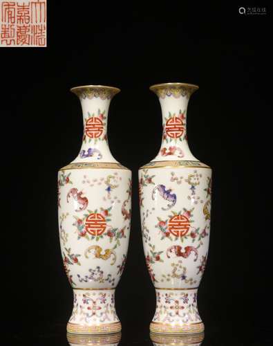 PAIR OF FAMILLE ROSE 'BATS' ROULEAU VASES