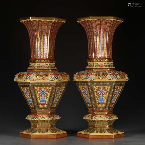 PAIR OF FAMILLE ROSE AND GILT OPEN MEDALLION 'FLOWERS' VASES, GU