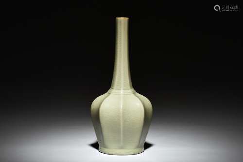 YUE WARE LOBED VASE