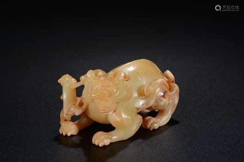 ARCHAIC JADE CARVED 'MYTHICAL BEAST' PROWLING FIGURE