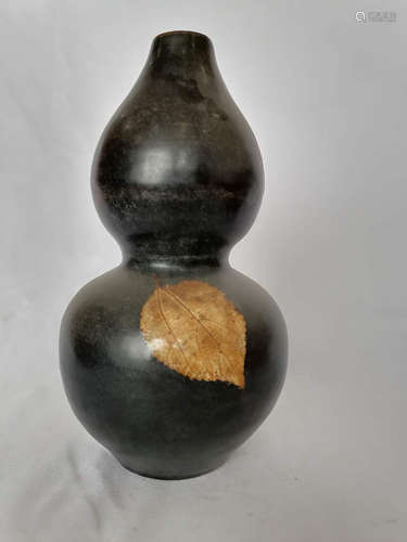 JIZHOU WARE BLACK GLAZED STENCIL LEAF DOUBLE GOURD VASE