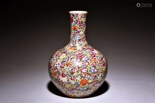 FAMILLE ROSE 'FLOWERS' VASE