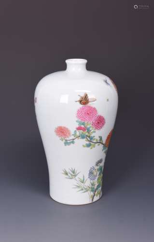 FAMILLE ROSE 'FLOWERS AND BUTTERFLIES' VASE, MEIPING