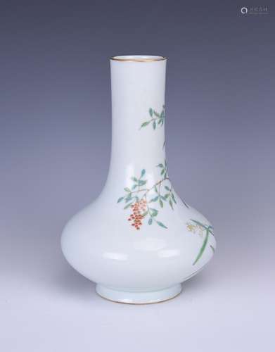 FAMILLE ROSE 'FLOWERS AND LINGZHI' VASE