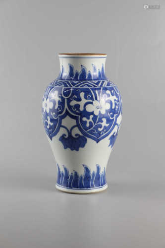 Blue and white flower decorative bottle