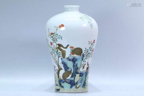 A CHINESE FEN CAI MEIPING VASE WITH FLOWER AND BIRD PATTERN